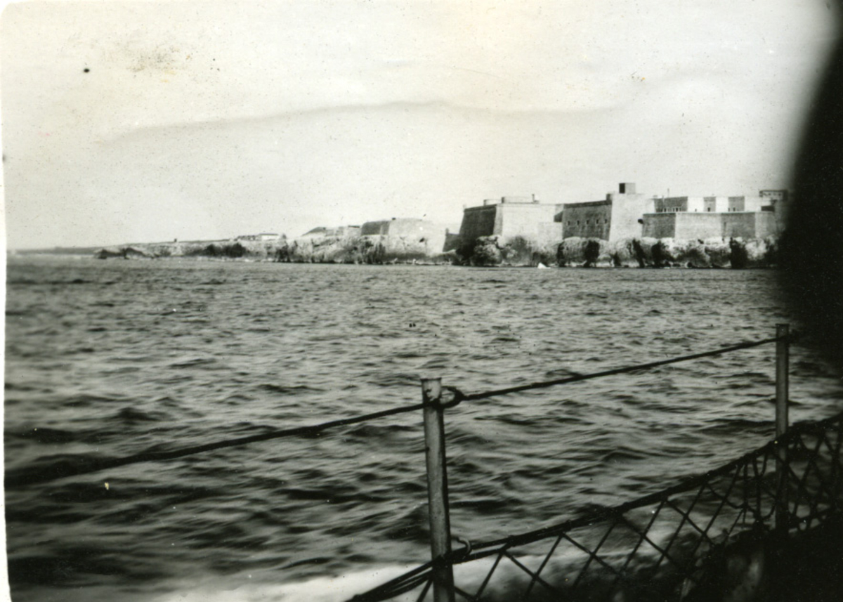 Album Ubåtjager King Haakon VII 1942-1946
Forskjellige bilder. Morro Castle, Havana.