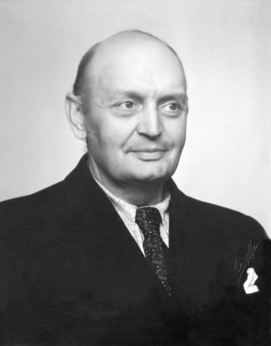 Karl Arvid Bredal Olssøn ( 1887-1948), Hovelsrud, Helgøya.
