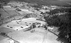 FLYFOTO UKJENT GARD I LØTEN.