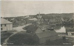 Postkort, sørsiden av Valen, kirken i bakgrunnen, ca. 1918