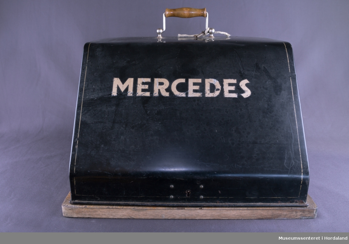 Lokk til Mercedes standard skrivemaskin.