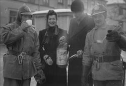 Varm drikke til brannvesen etter brann i Harmonien.