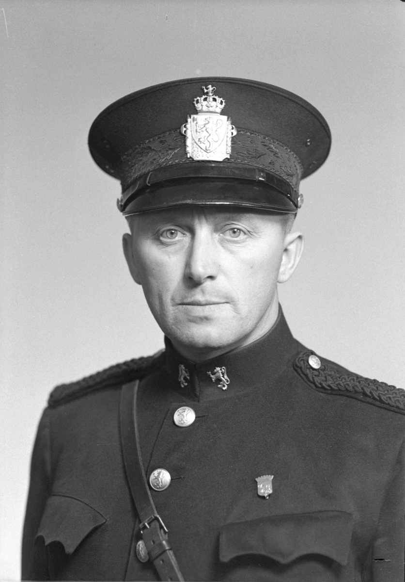 Politi Helge Waage