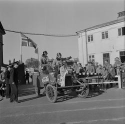 Brannmannsdagen 1958. Trangvik brannvesen med T-Ford brannbi