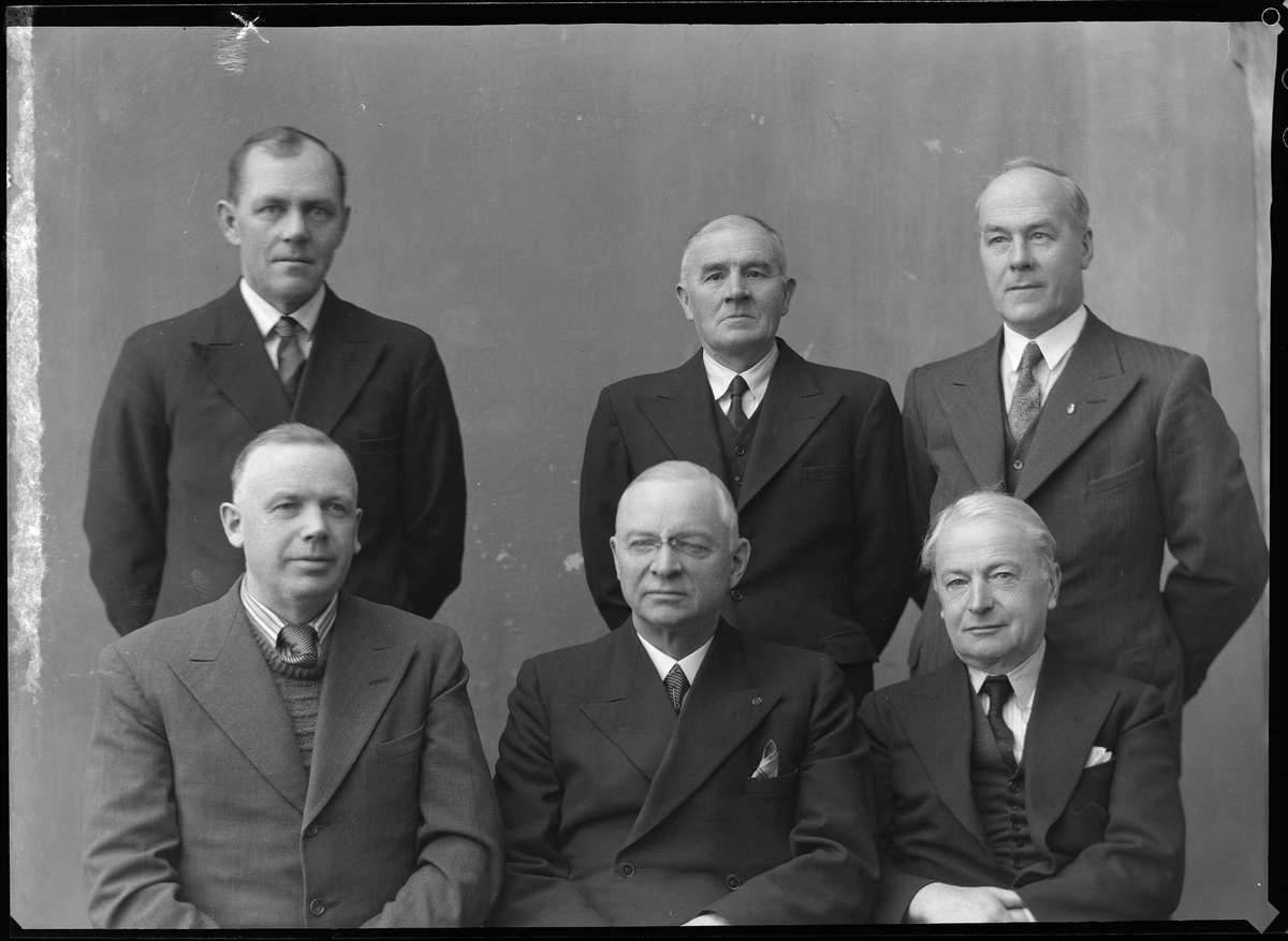 Jubileumskomiteen for feiringa av 300-årsjubileet i Røros Kobberverk i 1946