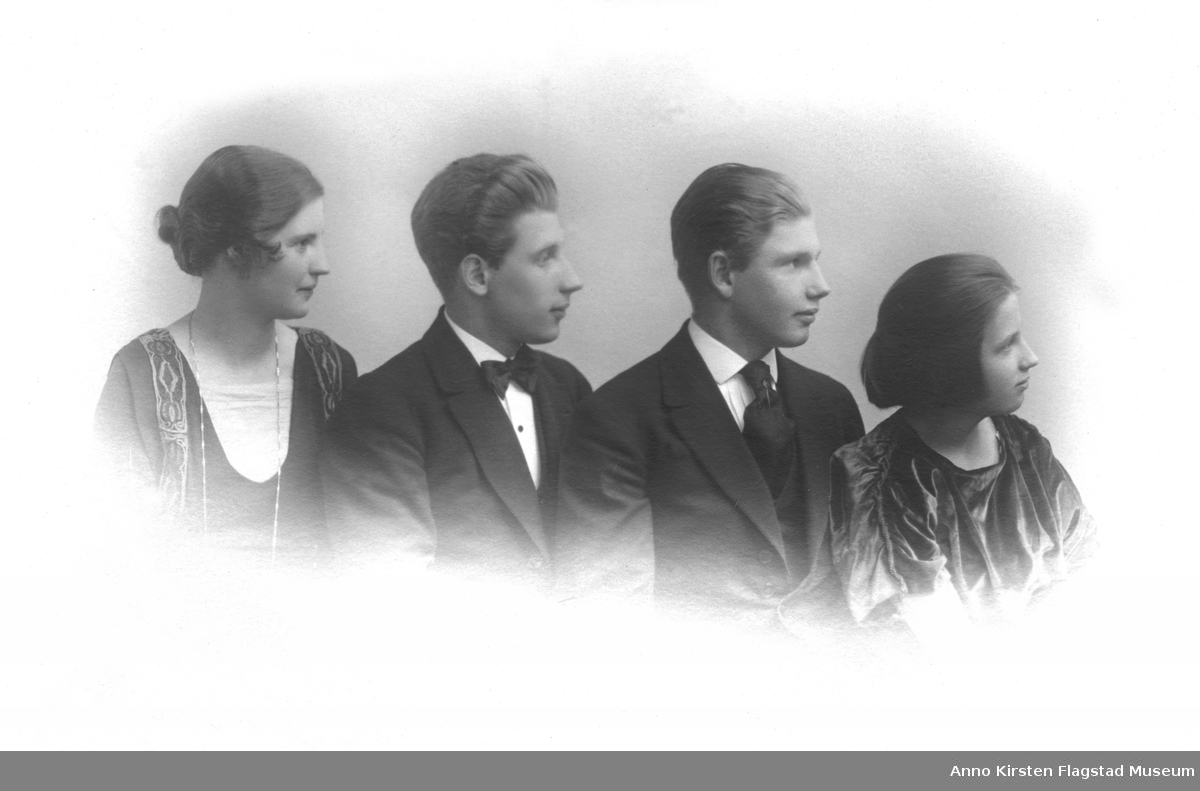 Fra venstre: Kirsten Flagstad, Ole Flagstad, Lasse Flagstad, Karen Marie Flagstad. 0slo 1920. From left: Kirsten Flagstad, Ole Flagstad, Lasse Flagstad, Karen Marie Flagstad. 0slo 1920. 