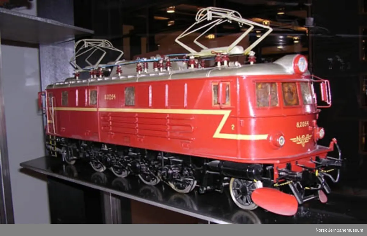 Modell av elektrisk lokomotiv NSB type El 8 nr. 2054 : modell