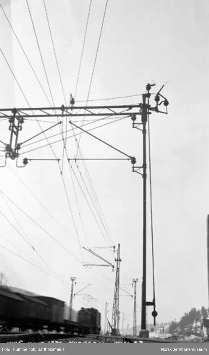 Drammenbanens elektrifisering : kontaktledningsanlegg Heggedal stasjon