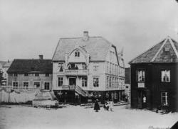 Gatebildet fra Torvet, Kirkelandet, Kristiansund 1860-1880-å
