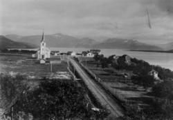Bebyggelse og landskap rundt Tana kirke 453, Tana, Finnmark,