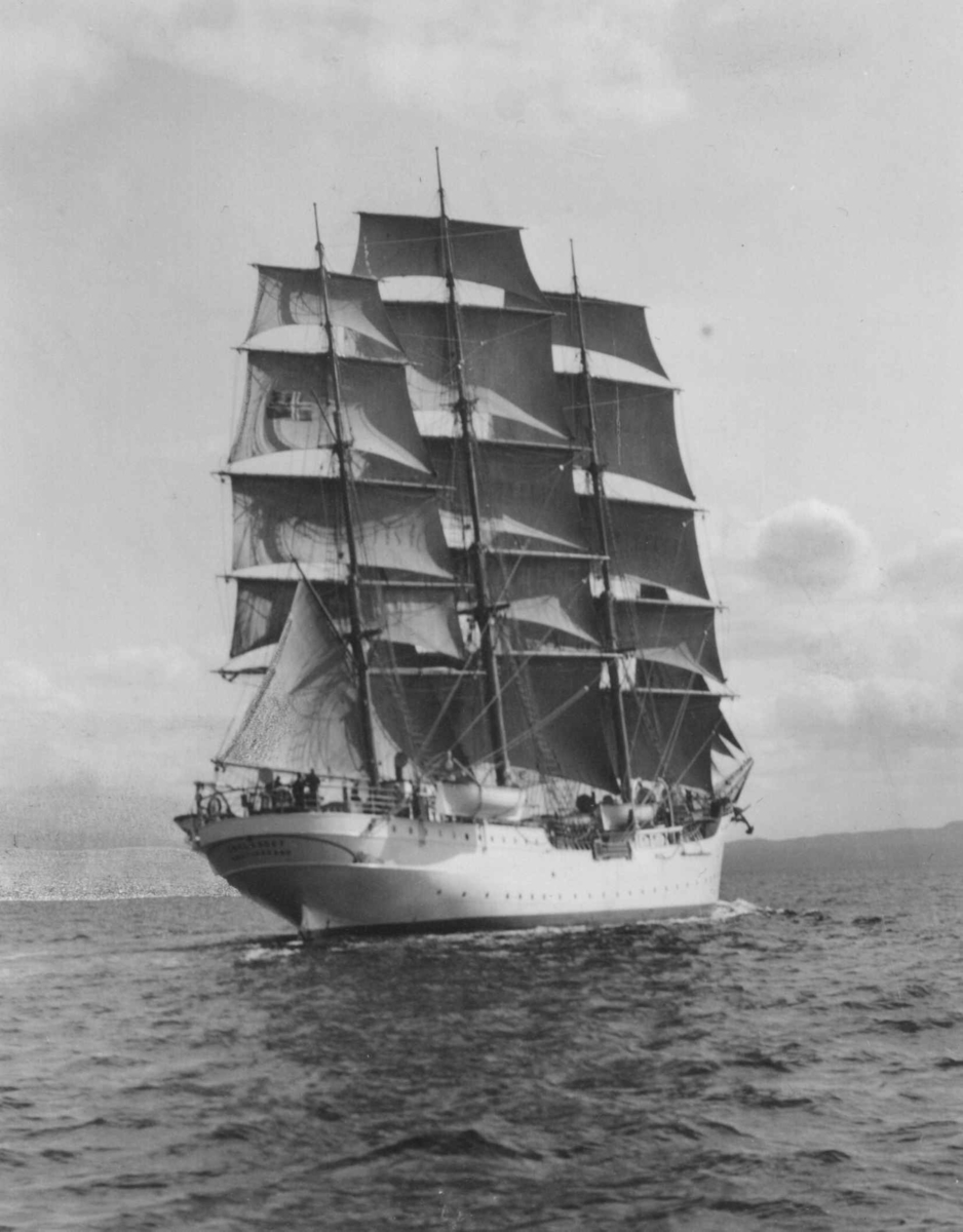 Skoleskipet "Sørlandet", 1931