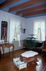 Stue i Chrystiegården på Norsk Folkemuseum. Bygning nummer 2