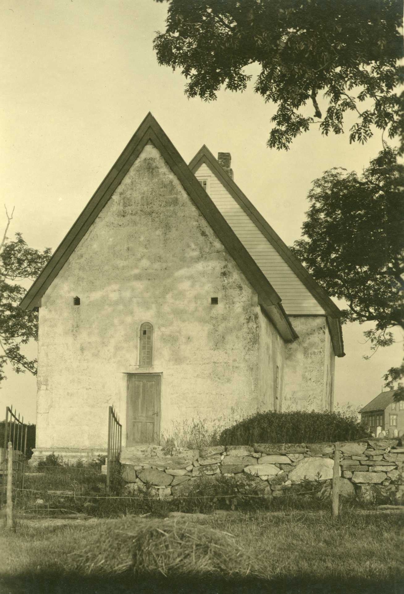 Giske kapell fra østsiden, Giske, Møre og Romsdal.