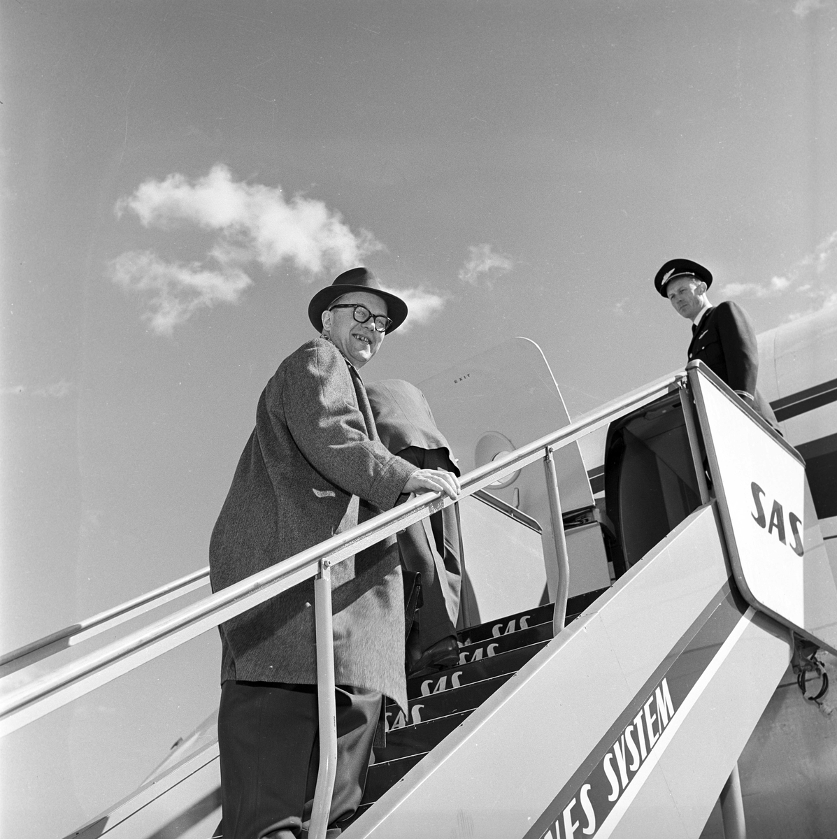 Serie. Flyselskapet SAS starter med flygninger direkte fra Gardermoen til New York. Fotografert april 1961.