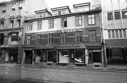 Serie. Dagbladets gamle gård.
Fotografert 1965.