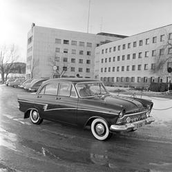 Serie. Bil. Ford Tunus 17 M. Fotografert februar 1959.