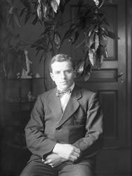 Portrett av Fritjof Arentz. Fotografert januar 1924.