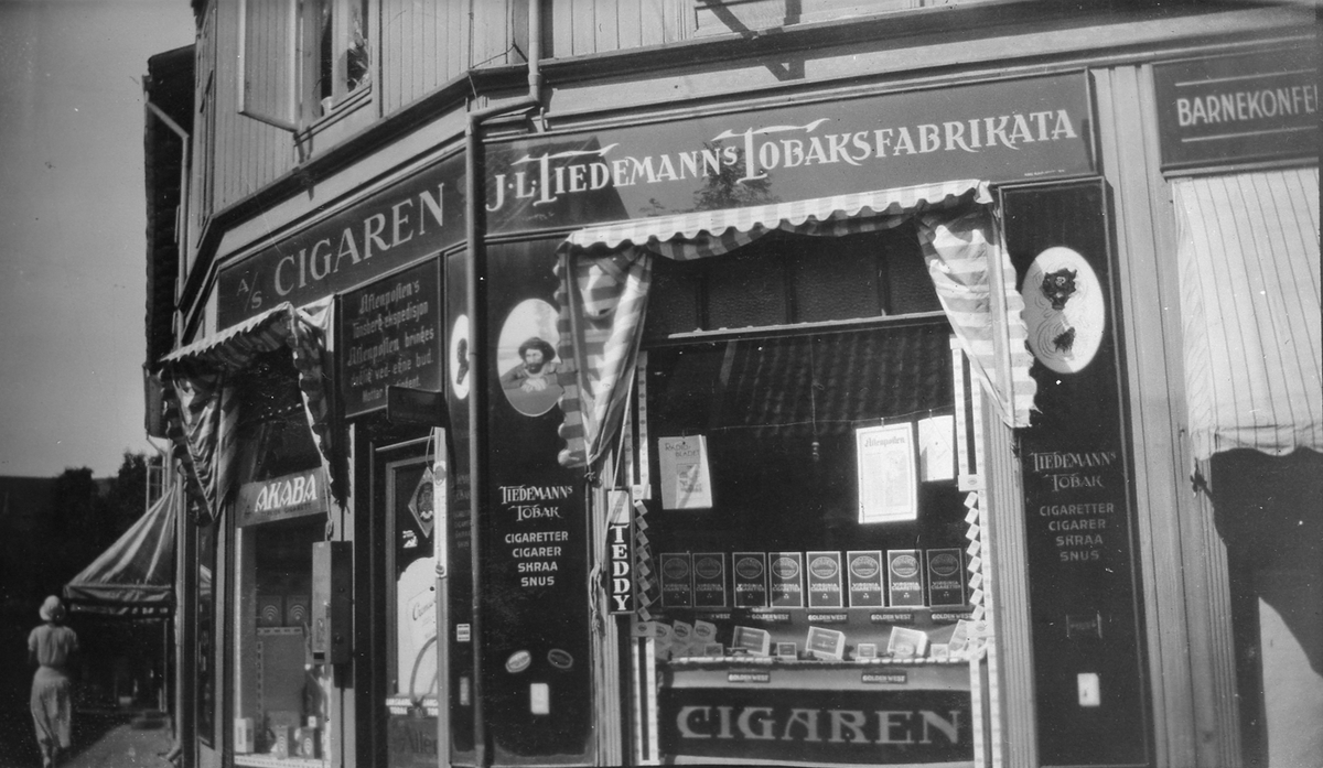 Tobakksforretningen Cigaren A/S i Tønsberg, 1932.