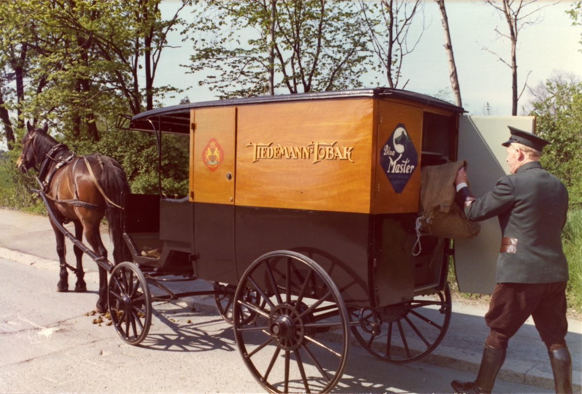 Tiedemanns tobakksvogn i forbindelse med Tiedemanns Tobaksfabriks 200-årsjubileum i 1978.