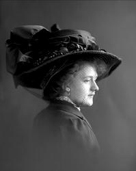 Portrett, Gudrun Klausen, danser, koreograf.