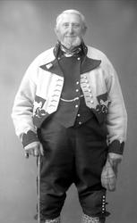 Portrett, Ola Halvorsen i telemarksdrakt.