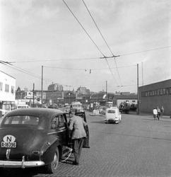 Bybilde, biler. Oslo 1956.