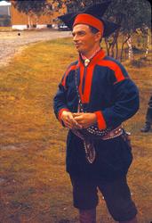 Mann i samisk drakt fra Karasjok. 1956, Karasjok, Finnmark.