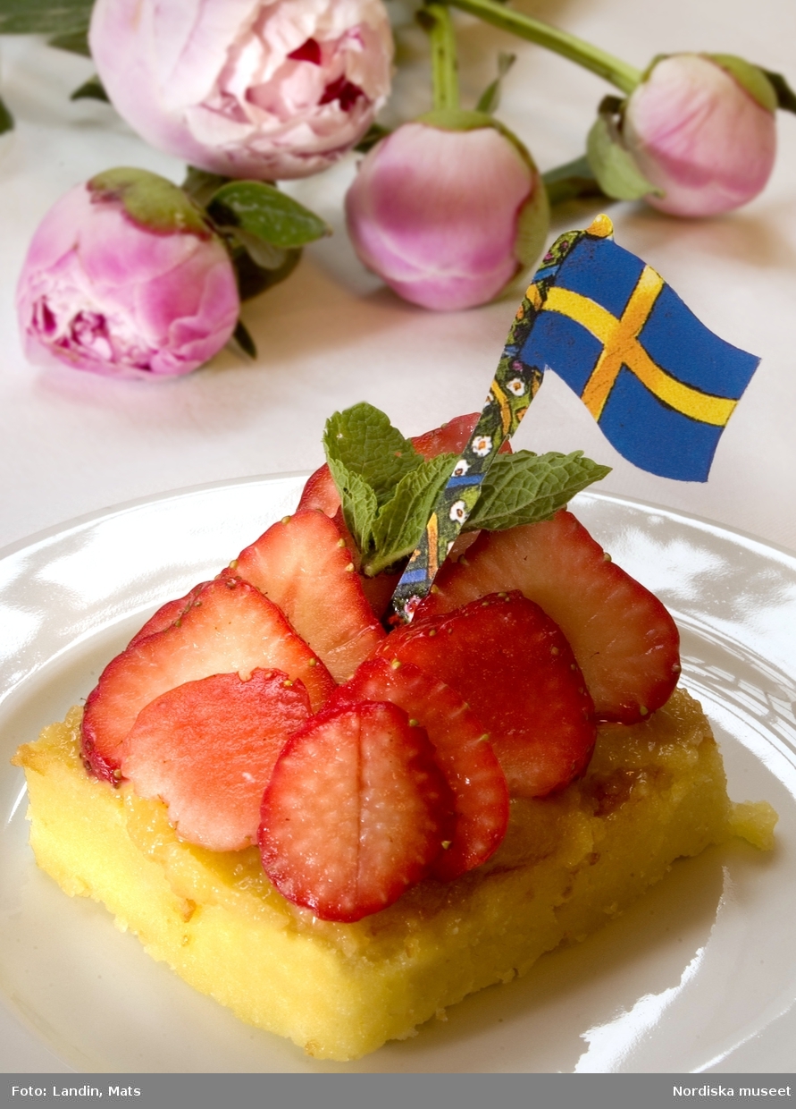 Nationaldagsbakelse serverad i Nordiska museets restaurang.
Sverigebakelse