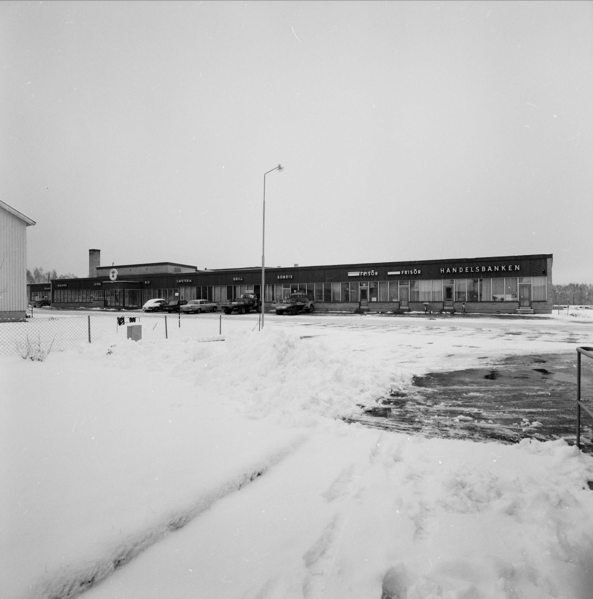 Affärsbyggnad i Morgongåva centrum, Vittinge socken, Uppland