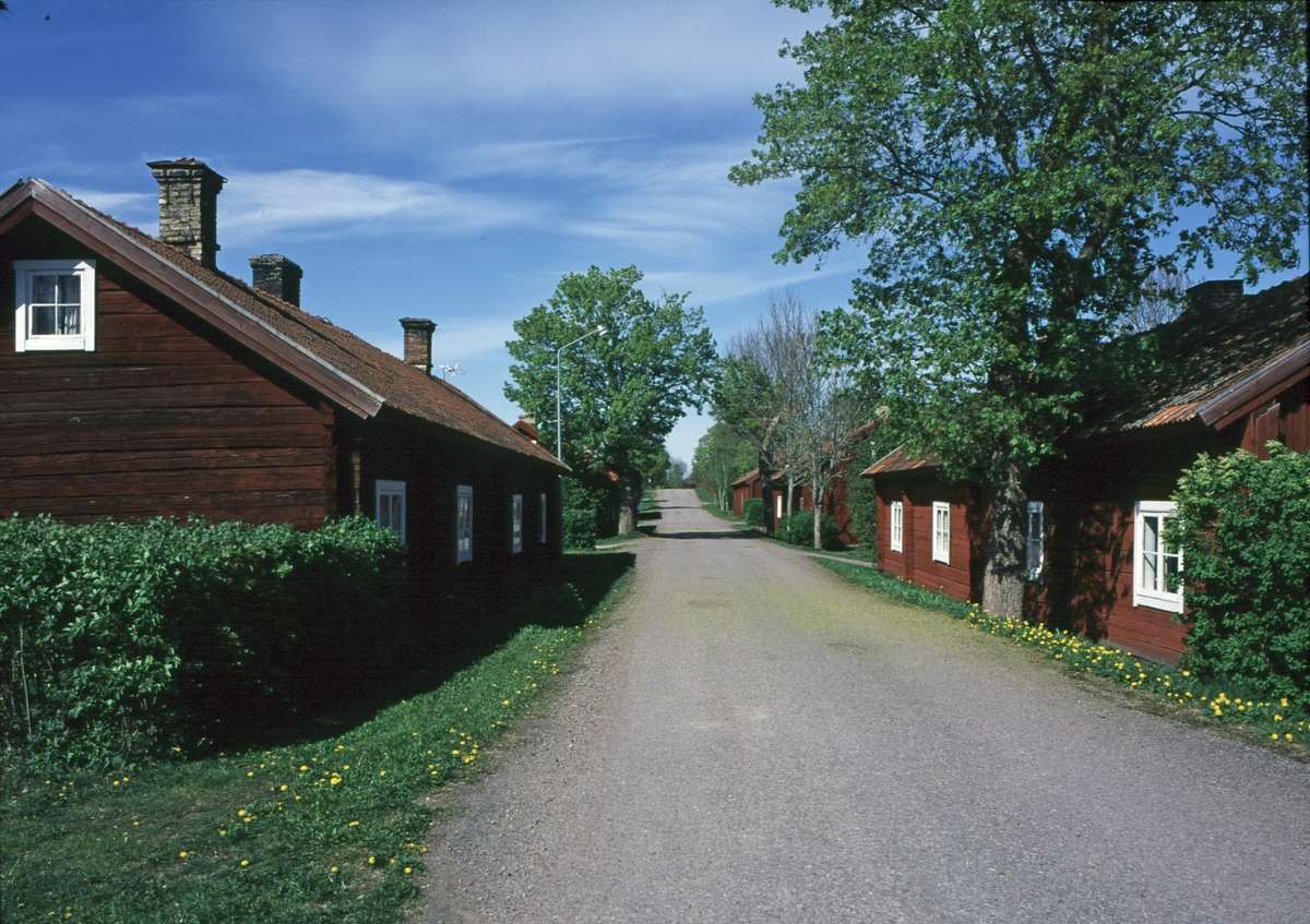 Bruksgatan i Åkerby bruk, Österlövsta socken, Uppland