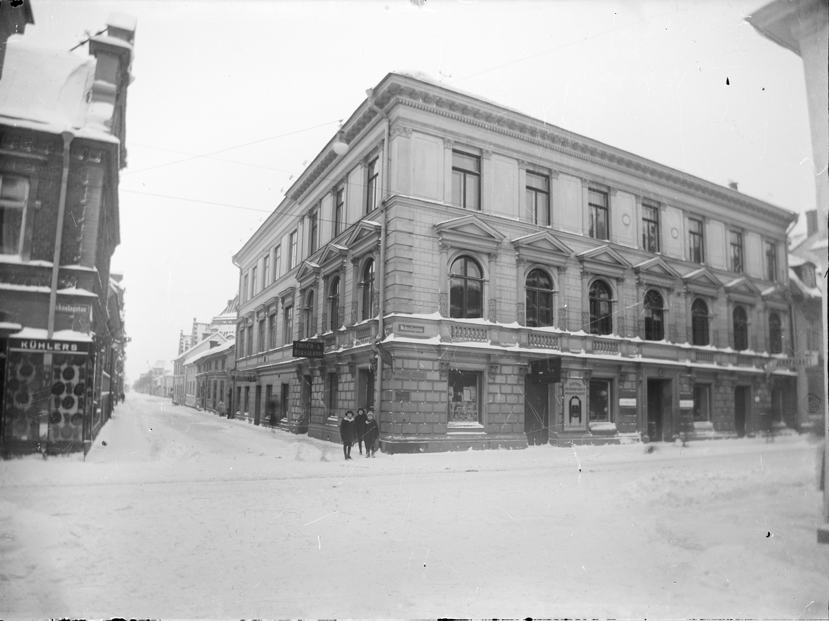 Upsala Ångqvarn AB:s byggnad på Vaksalagatan 5, kvarteret Lejonet, Uppsala 1917