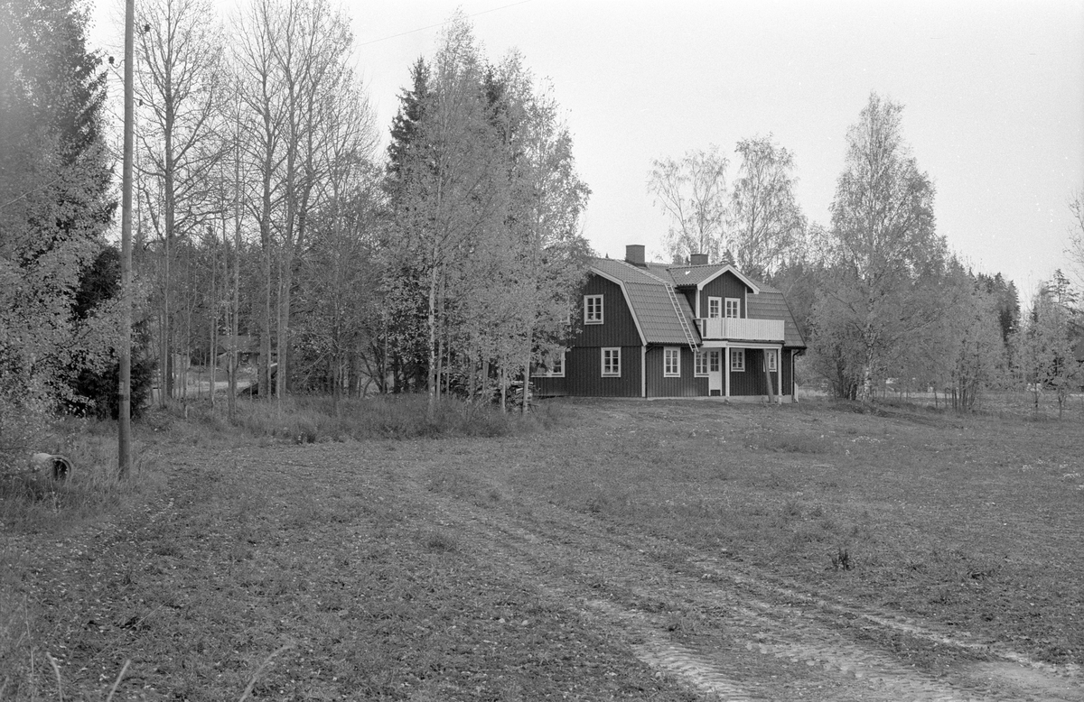 Vy över Tungelbo 1:7, Jumkil socken, Uppland 1983