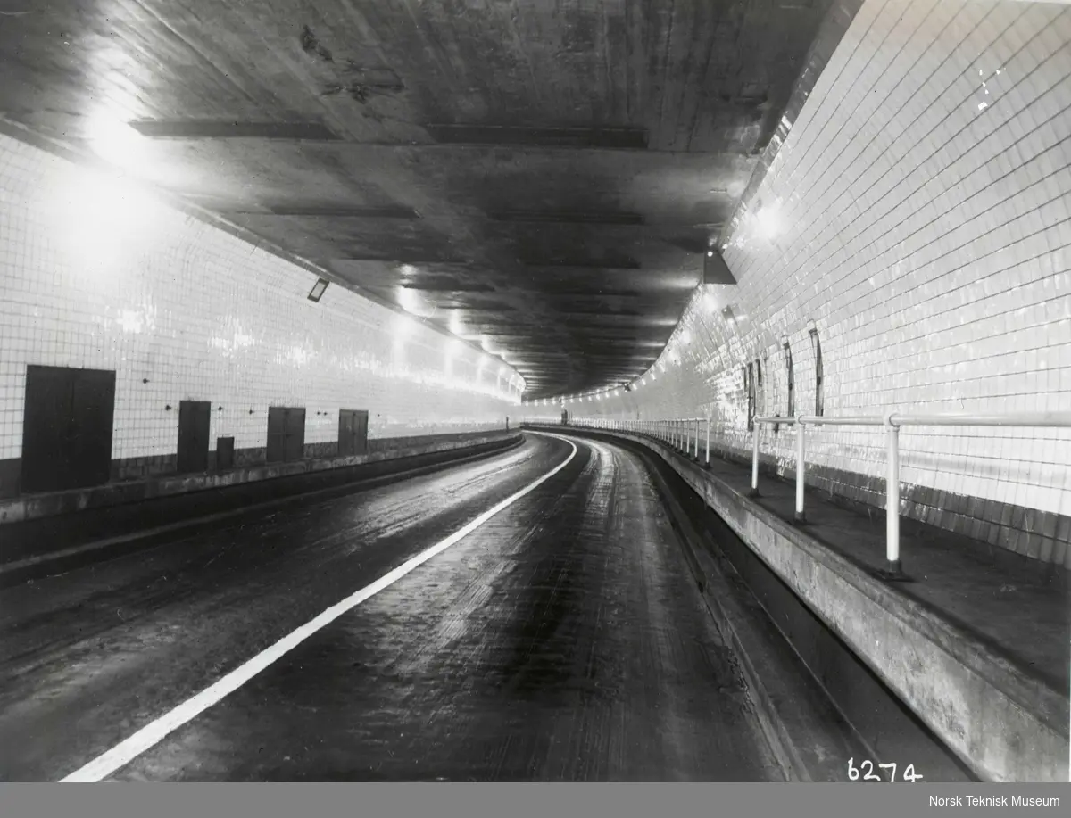 Inne i tunnellen, Hudson River tunnel, New York, 1927