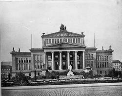 Schillerpladsen med kgl. Theater