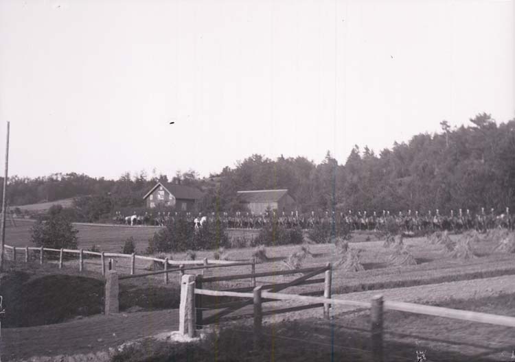 Enligt text som medföljde bilden: "Ljungskile. Fälttjänstöfningarne i Bohuslän 21/9 1907".