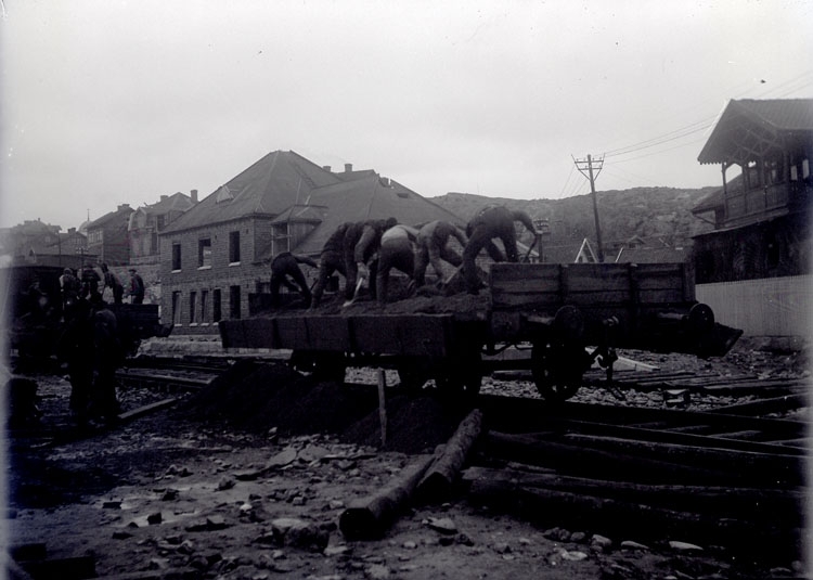 Enligt text som medföljde bilden: "Jernvägsbyggn. 1913."