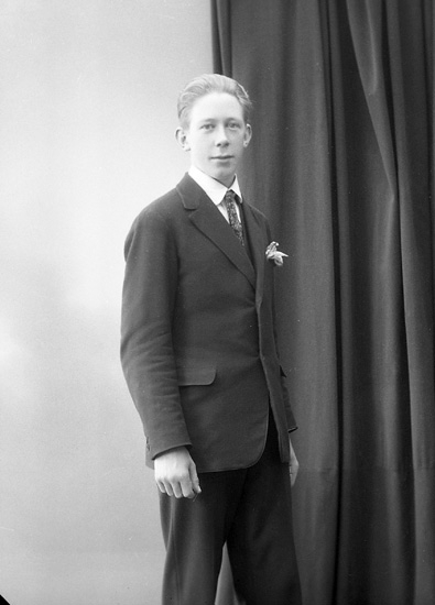 Enligt fotografens journal nr 5 1923-1929: "Arfwidsson, Yngve Thoréns bageri Här".