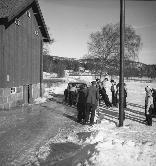 Text till bilden: "Fältsport. Promenad. Häggvall-Torgestad-Alsbäck-Finsbo-Lysekil. 1940.02.25".