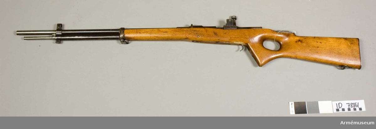 Gjord av ett gevär m/1896. Kal 6,5 mm, tillverkningsnummer 202464. Defekt.