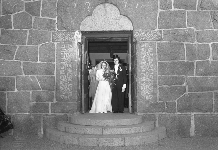 "Östen Wallén, Lyse. Bröllop i Lyse Kyrka. 1950.10.20"