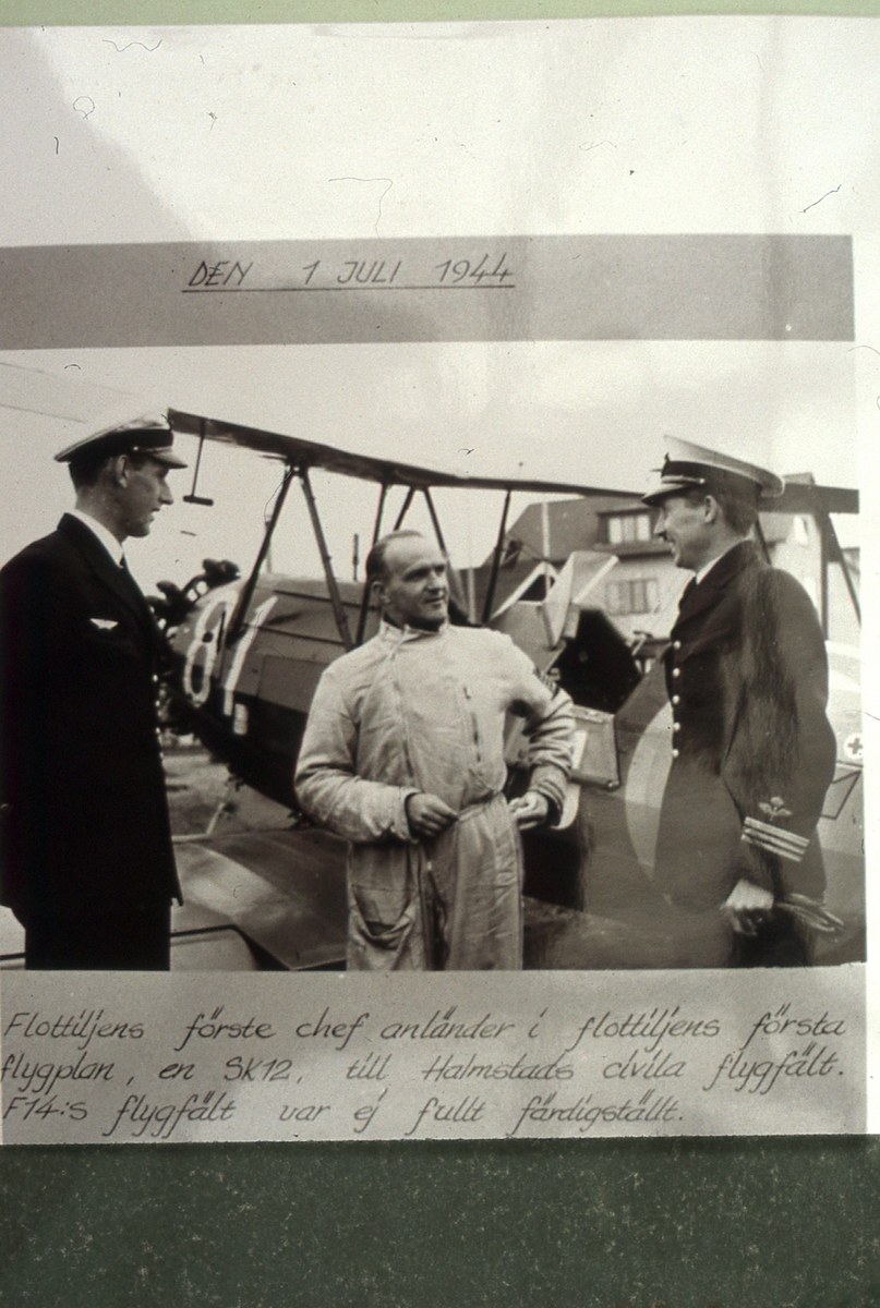 Överstelöjtnant Kristian Nilsson kommer till Halmstad på civila flygfältet, 1/7 1944.