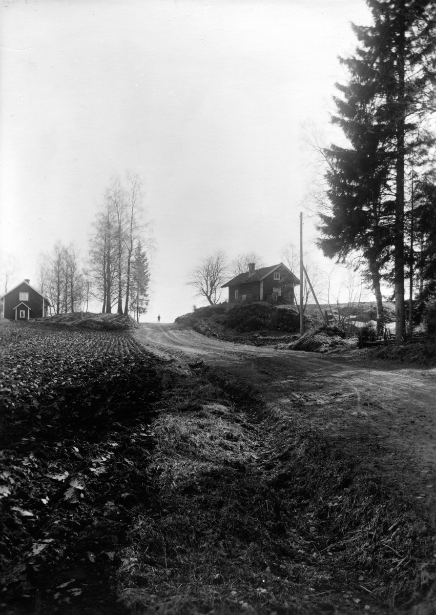 Hulubäcken och gamla landsvägen mot Ödestugu.