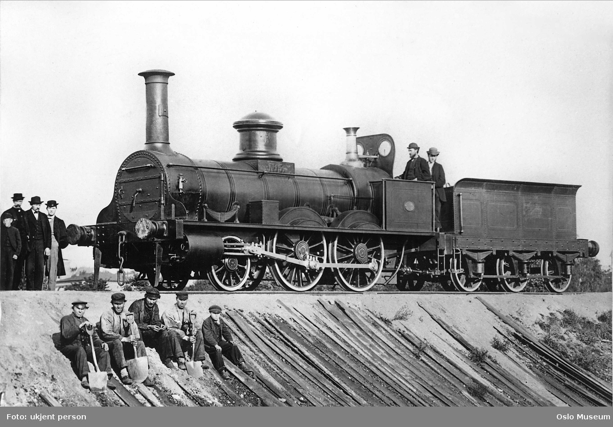 lokomotiv No. 5, jernbanelinje, jernbanearbeidere, menn, gutter