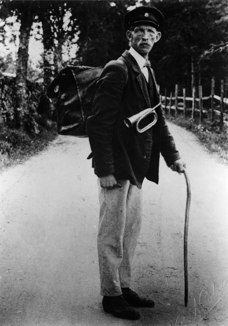 Lantbrevbäraren Per August Fägerholm.  Var anställd på
lantbrevbäringslinjen Dalstorp-Grönahög åren 1905-1916.