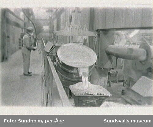 Dokumentation av aluminiumsmältverket GA Metall AB, Sundsvall. Samtidig dokumentation med Tekniska museet, Stockholm.