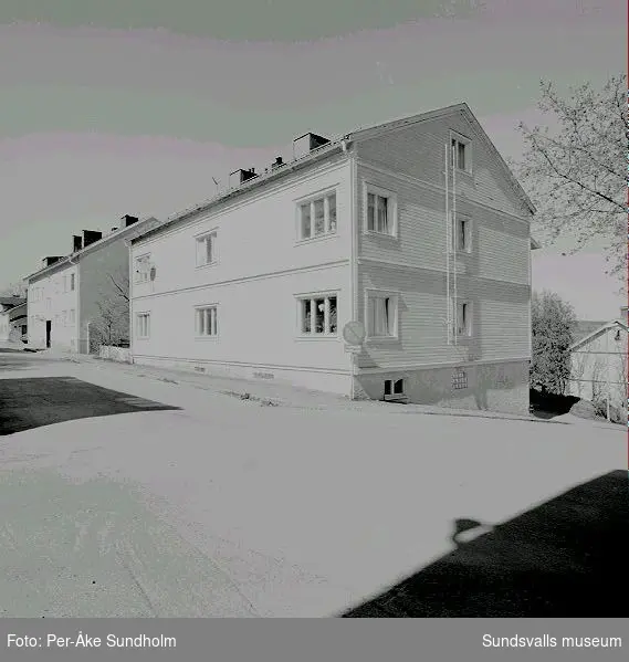 Flerbostadshus och garage, kv. Almen 12, Södermalmsgatan 12.