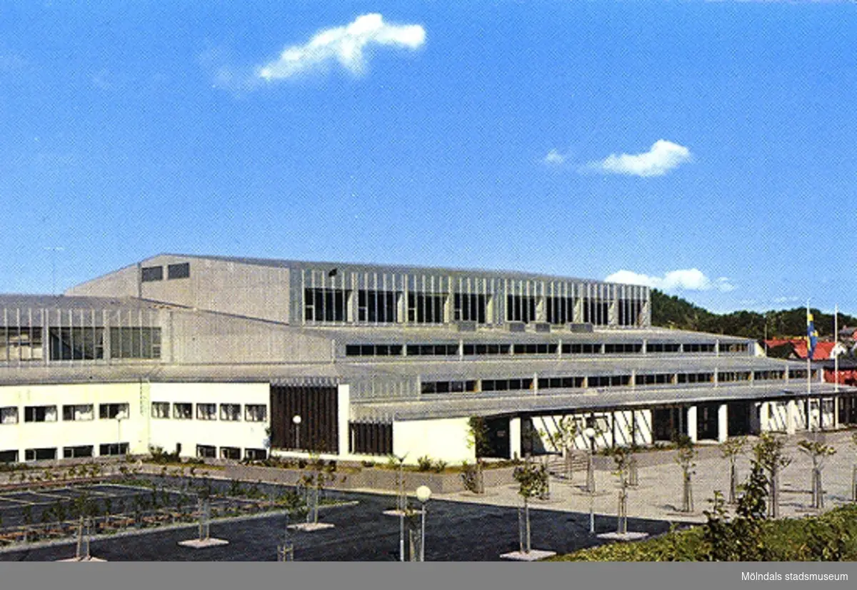 Ett vykort på Idrottshuset (senare: Aktiviteten) i Mölndal, 1960-tal ...