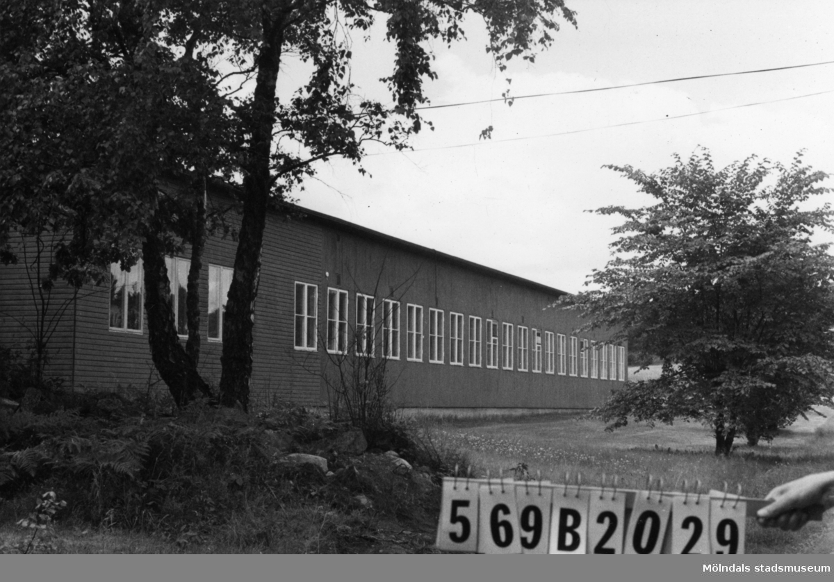 Byggnadsinventering i Lindome 1968. Fagered (3:1).
Hus nr: 569B2029.
Benämning: yrkesskola.
Kvalitet: mycket god.
Material: trä.
Tillfartsväg: framkomlig.