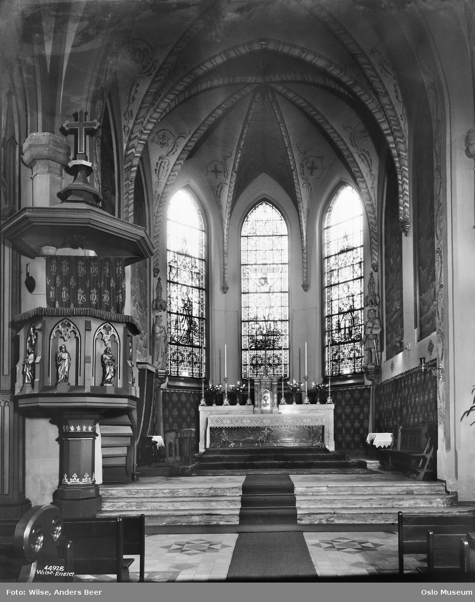 St. Olav Domkirke, interiør, prekestol, alter