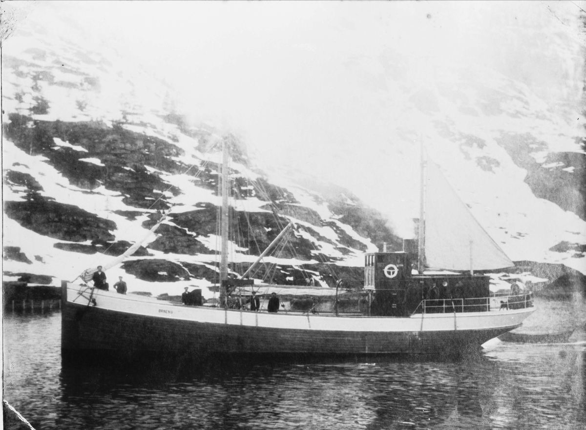 Skandferbåten "Ørnen II" på prøvetur.